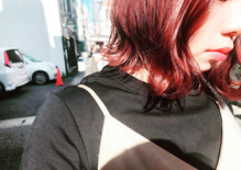 チェリーレッド